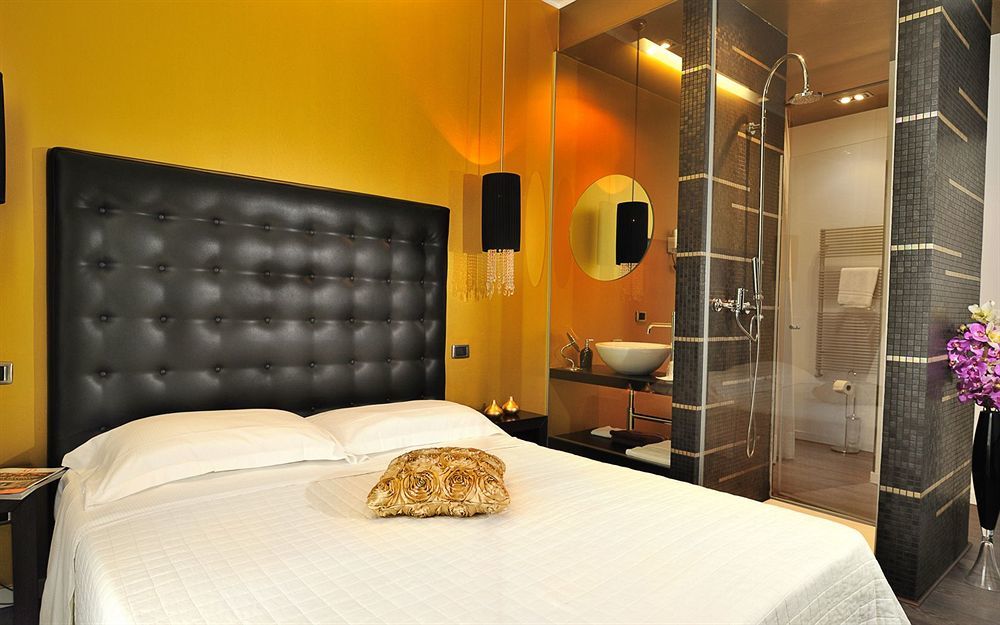 Hotel In - Lounge Room Cazzago  Exterior photo